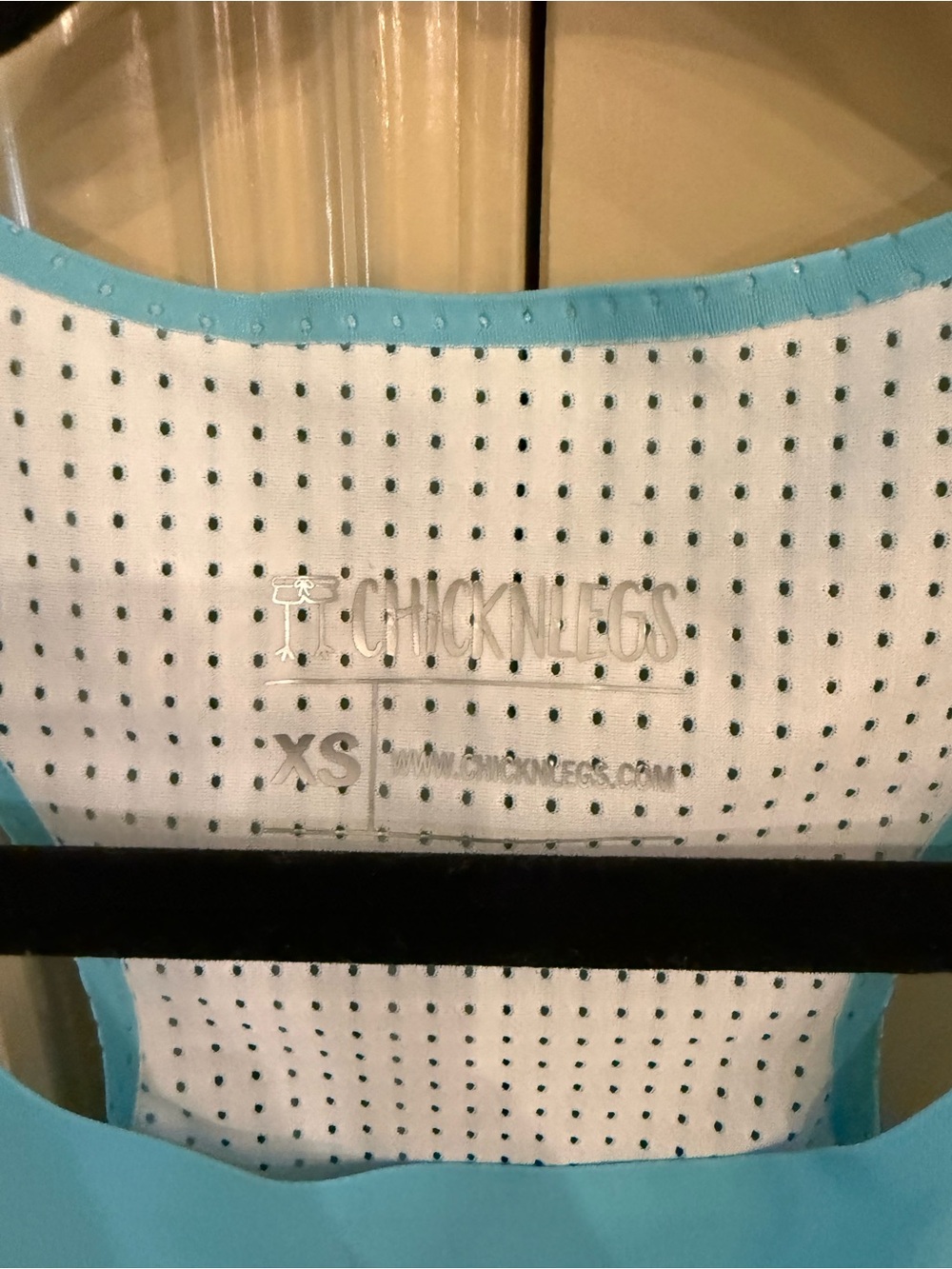 Chicknlegs Sky Blue PWR Crop Top XS NWOT - Picture 6 of 7